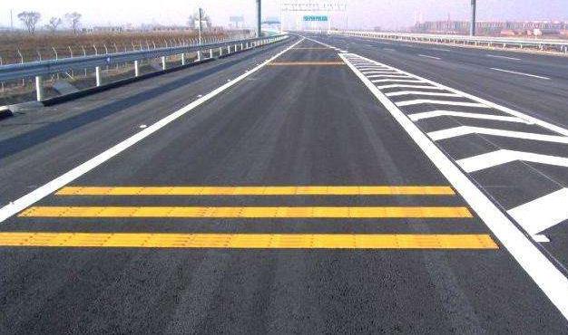 交通高速公路劃線(xiàn)施工前,如何打點(diǎn)劃線(xiàn)?   