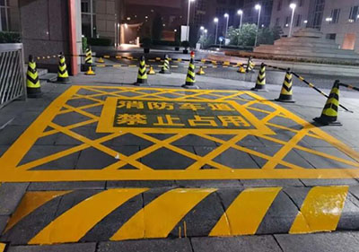 蘇州購(gòu)物商場(chǎng)廣場(chǎng)消防通道怎么樣劃線嗎? 道路劃線,車位劃線,停車位劃線