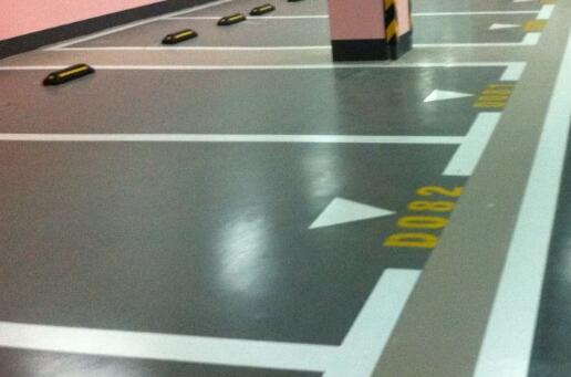 聚氨酯地坪涂料系統防滑靜音 干濕環境都站得住，表面降噪設計