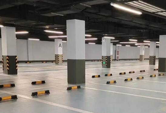 蘇州車位劃線廠家提醒您出入地下車庫切記不能跟車太近 蘇州車位劃線廠家提醒您出入地下車庫切記不能跟車太近