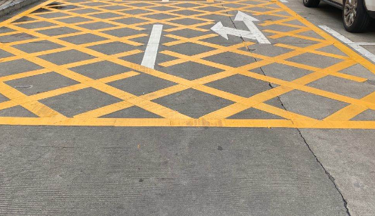 創意設計，優雅彩繪，蘇州小區地面劃線方案讓生活更加便捷和美好