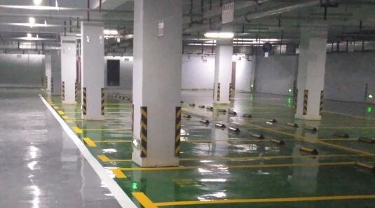 地面停車場劃線的最佳方案，提升停車效率與安全！