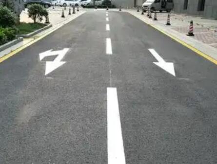 無錫廠區(qū)劃線哪家強(qiáng)？專業(yè)團(tuán)隊(duì)打造精準(zhǔn)安全作業(yè)區(qū)