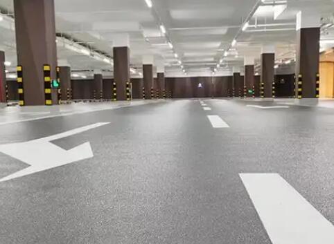 工廠磨石地坪施工難題不用愁,專業(yè)設(shè)備團隊來解憂 工廠磨石地坪施工難題不用愁,專業(yè)設(shè)備團隊來解憂